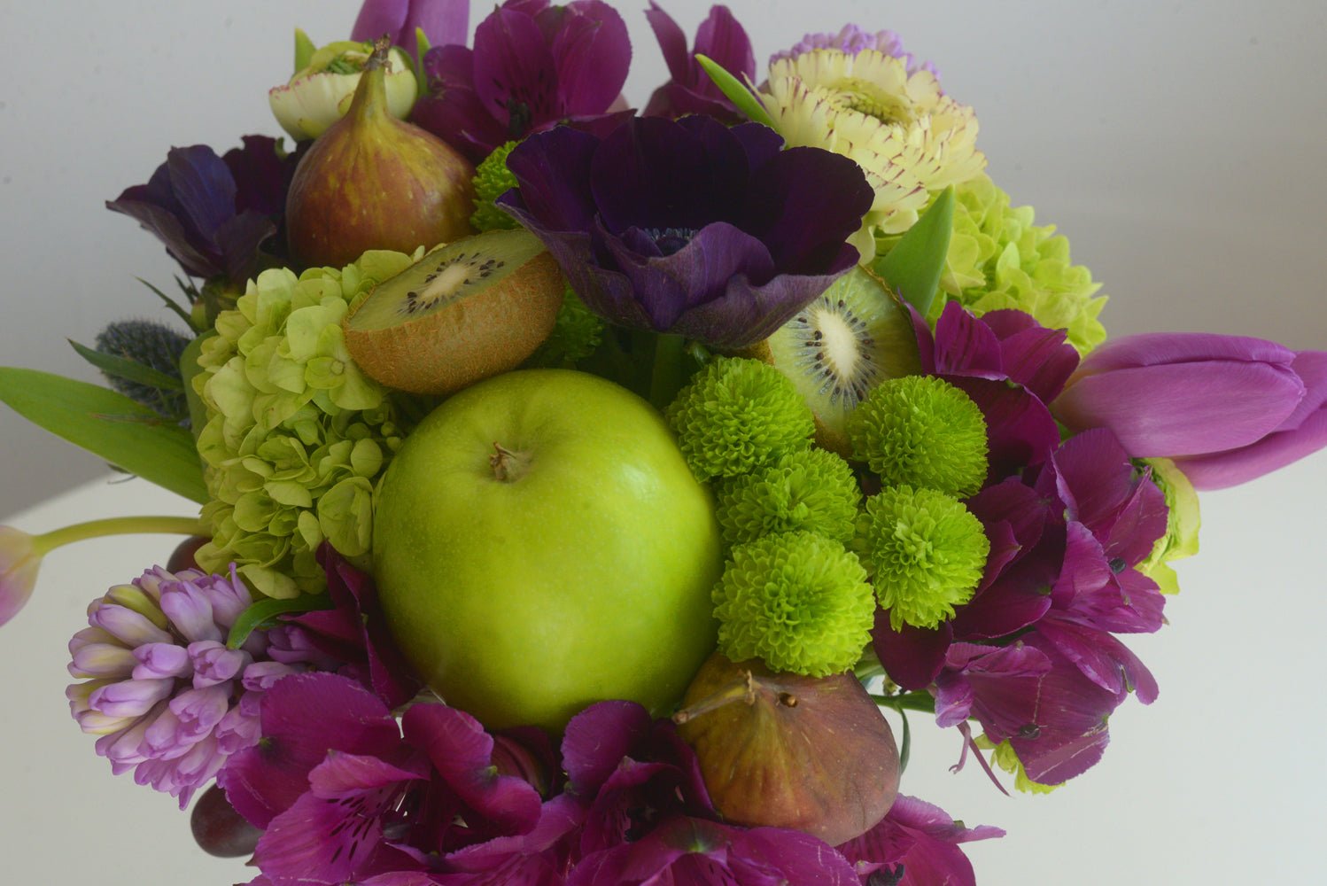 Fruity Bouquet - Miya Fleuriste - samedaydelivery