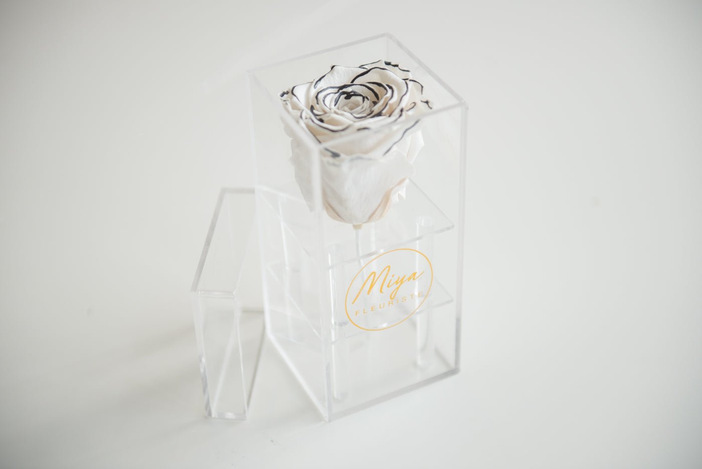 Single acrylic box - Miya Fleuriste - samedaydelivery
