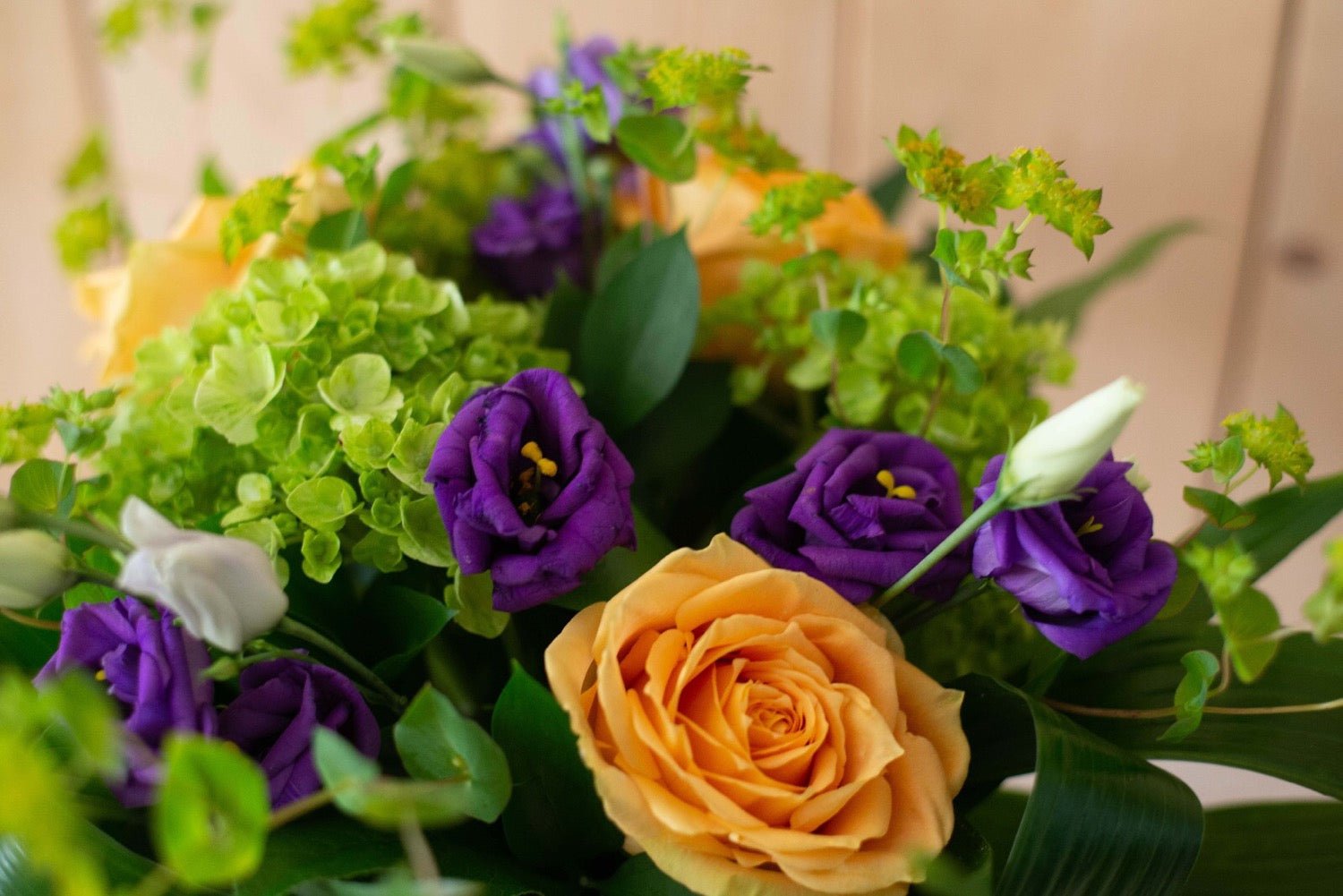 Fresh Seasonal Centerpiece - Miya Fleuriste - samedaydelivery