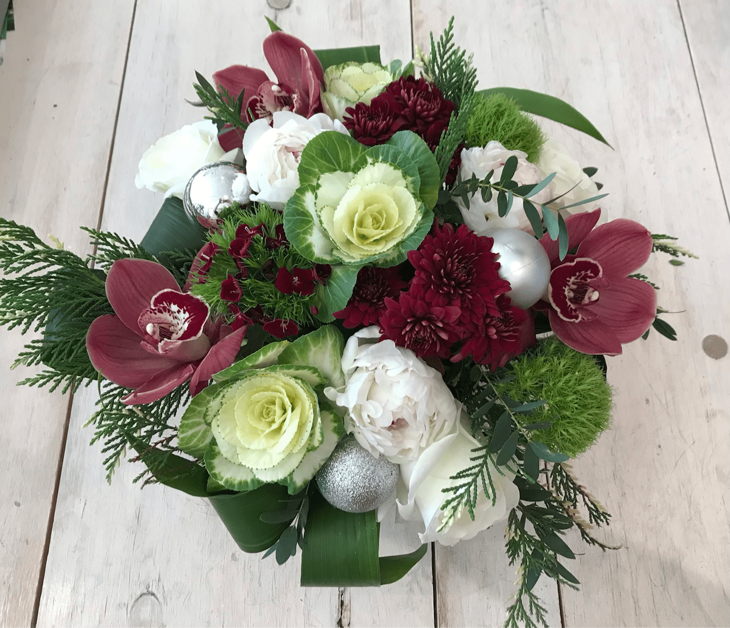 Noël Holiday Centerpiece - Miya Fleuriste - samedaydelivery