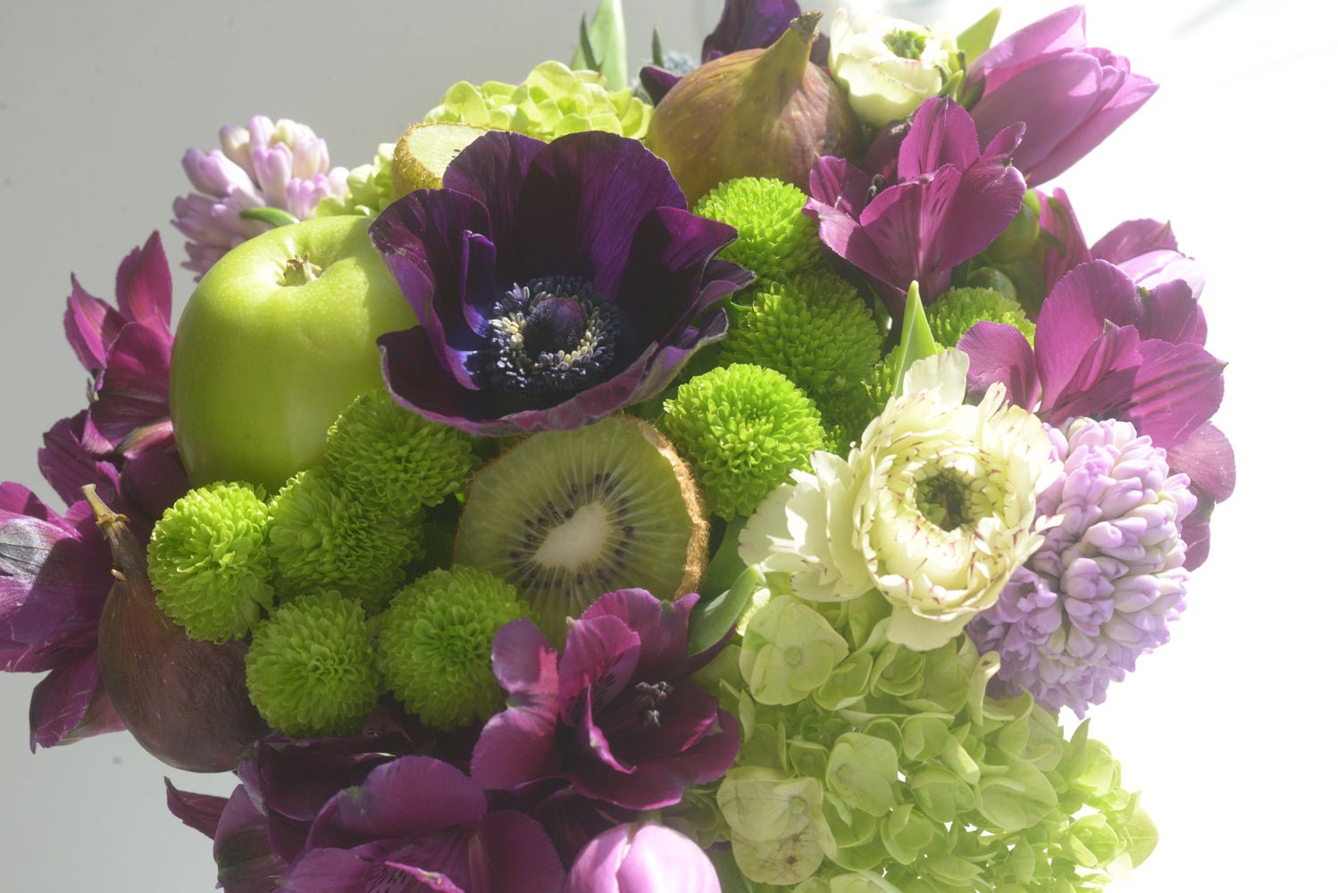 Fruity Bouquet - Miya Fleuriste - samedaydelivery